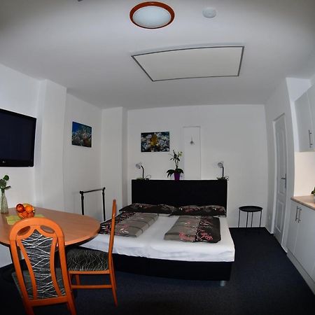 Na Utesu Apartment ยินดริคูฟราเดตส์ ภายนอก รูปภาพ