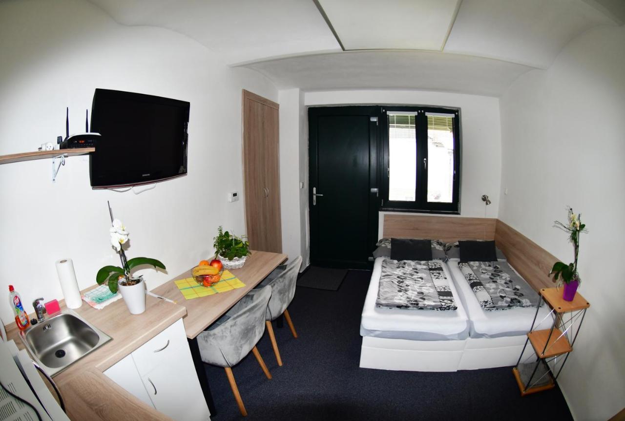 Na Utesu Apartment ยินดริคูฟราเดตส์ ภายนอก รูปภาพ