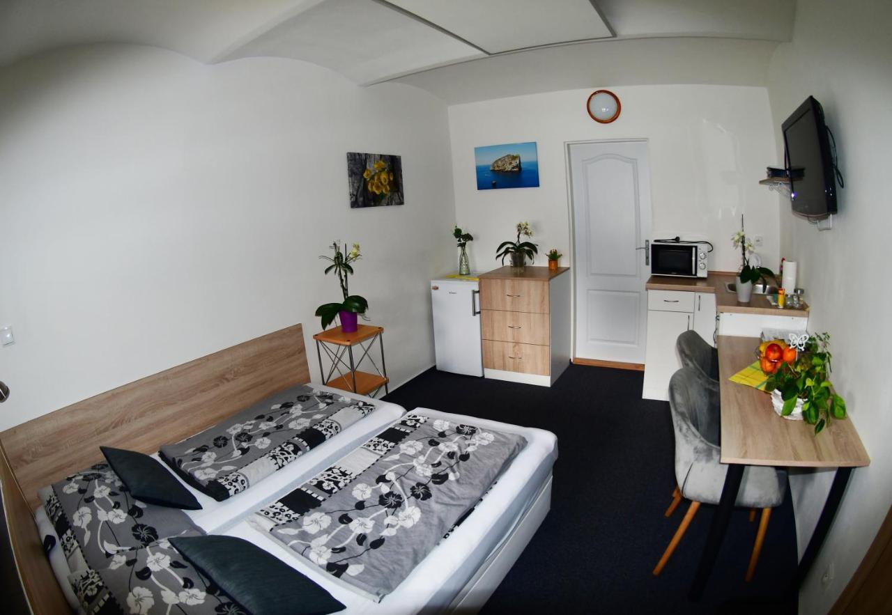 Na Utesu Apartment ยินดริคูฟราเดตส์ ภายนอก รูปภาพ