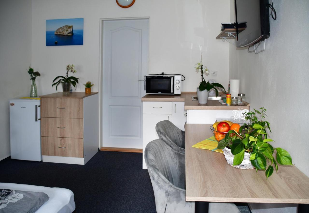 Na Utesu Apartment ยินดริคูฟราเดตส์ ภายนอก รูปภาพ