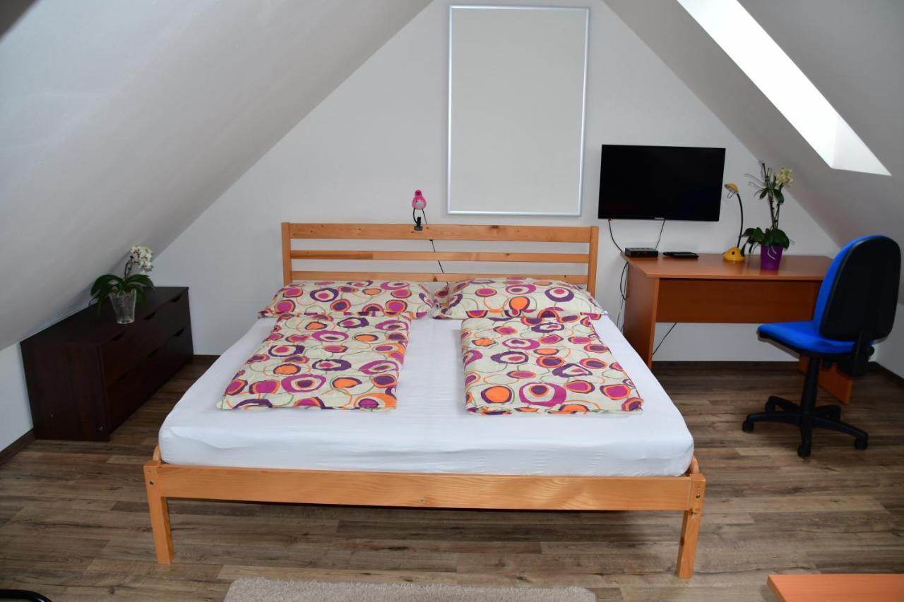 Na Utesu Apartment ยินดริคูฟราเดตส์ ภายนอก รูปภาพ