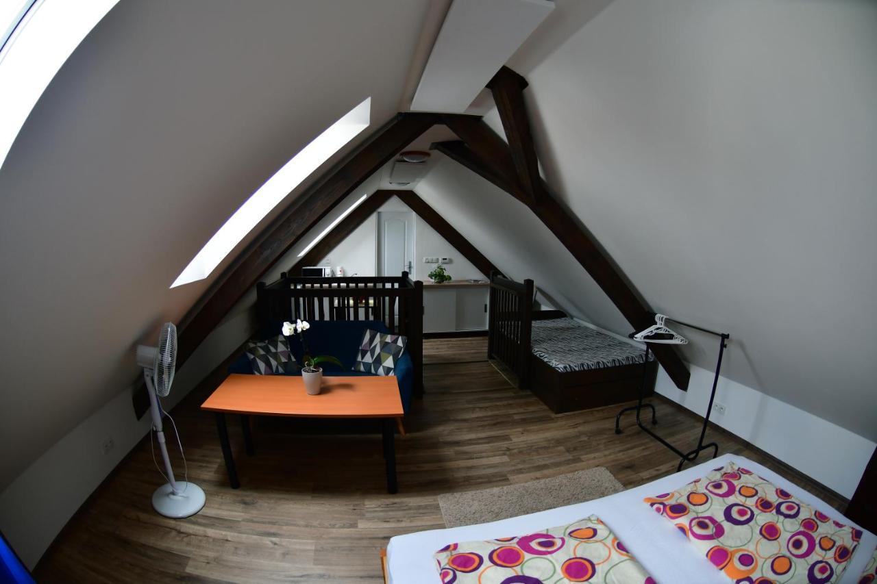 Na Utesu Apartment ยินดริคูฟราเดตส์ ภายนอก รูปภาพ