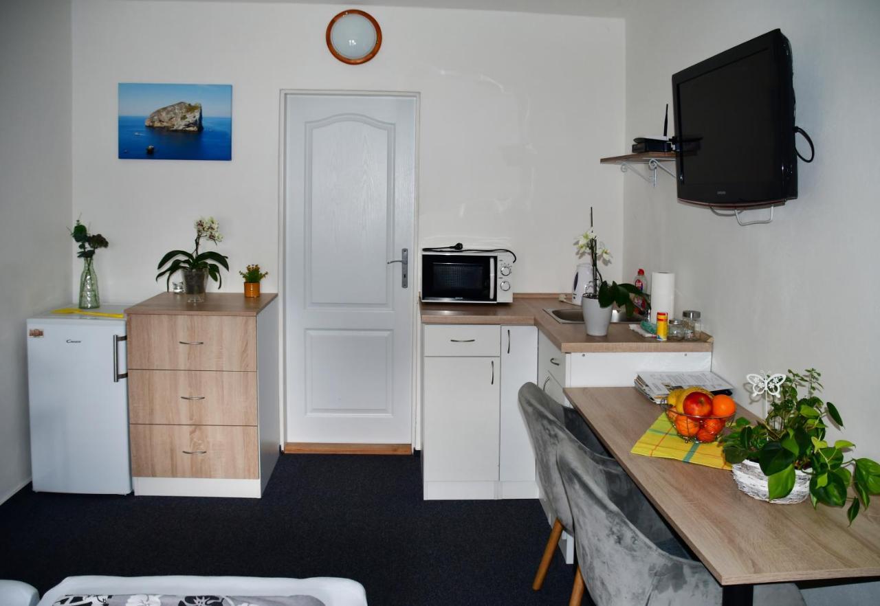 Na Utesu Apartment ยินดริคูฟราเดตส์ ภายนอก รูปภาพ