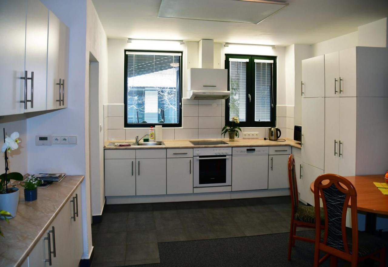 Na Utesu Apartment ยินดริคูฟราเดตส์ ภายนอก รูปภาพ