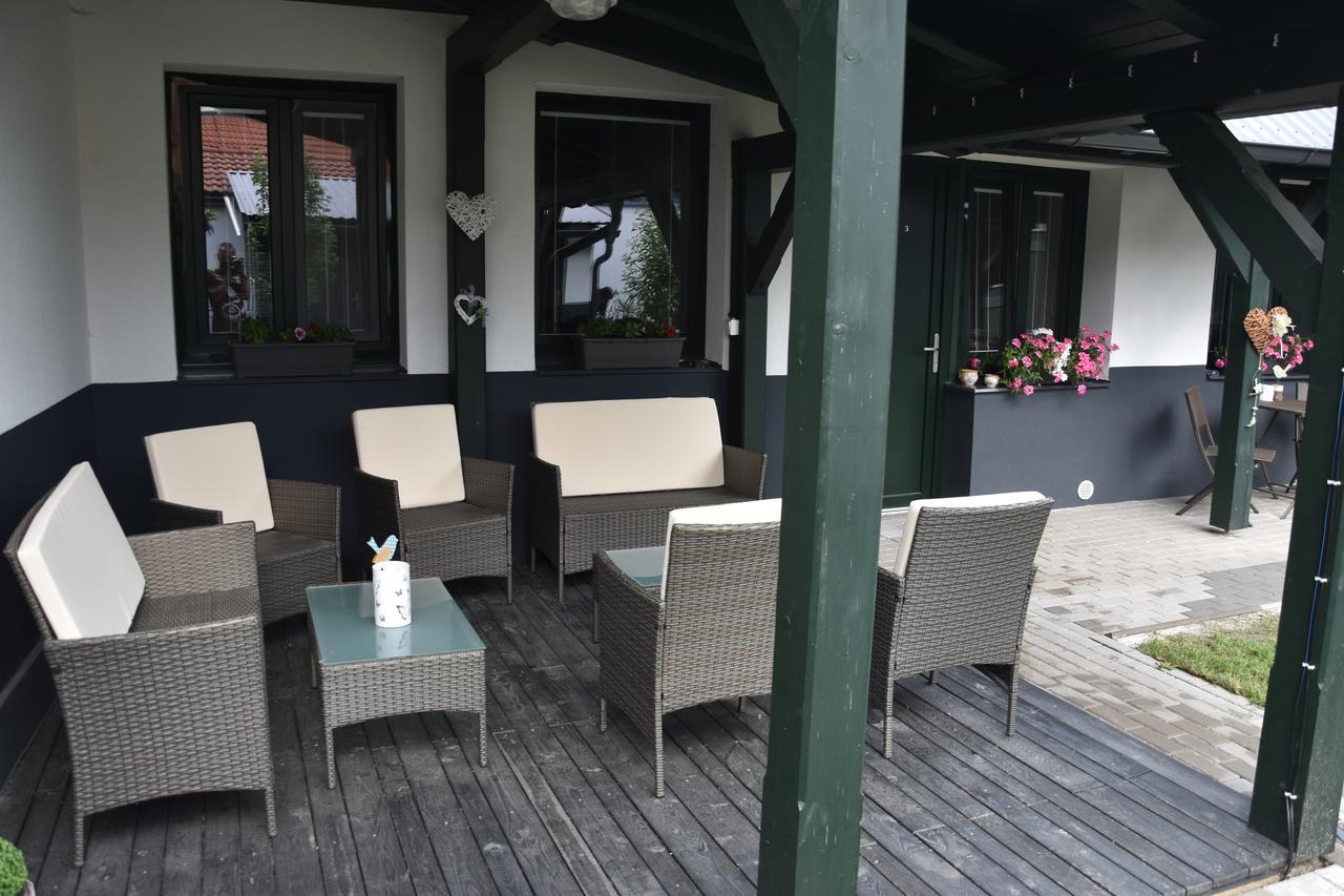 Na Utesu Apartment ยินดริคูฟราเดตส์ ภายนอก รูปภาพ