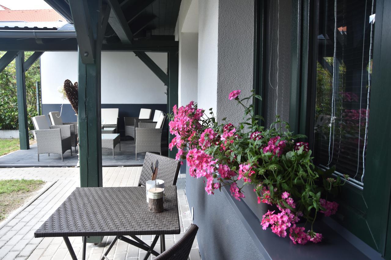 Na Utesu Apartment ยินดริคูฟราเดตส์ ภายนอก รูปภาพ